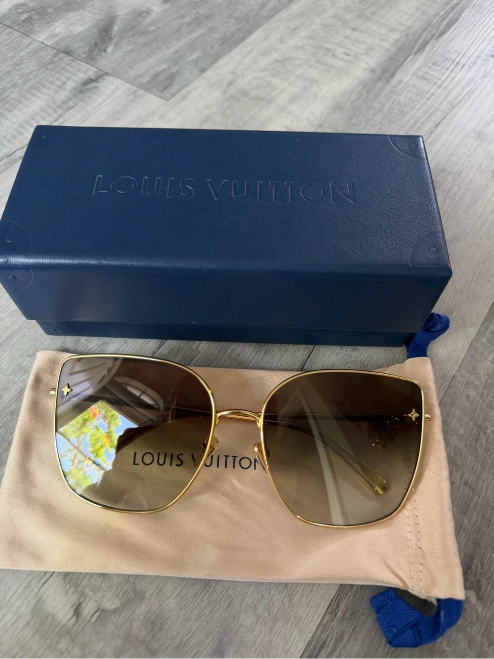 Louis Vuitton Gold Frame Brown Gradient Women's Sunglasses
